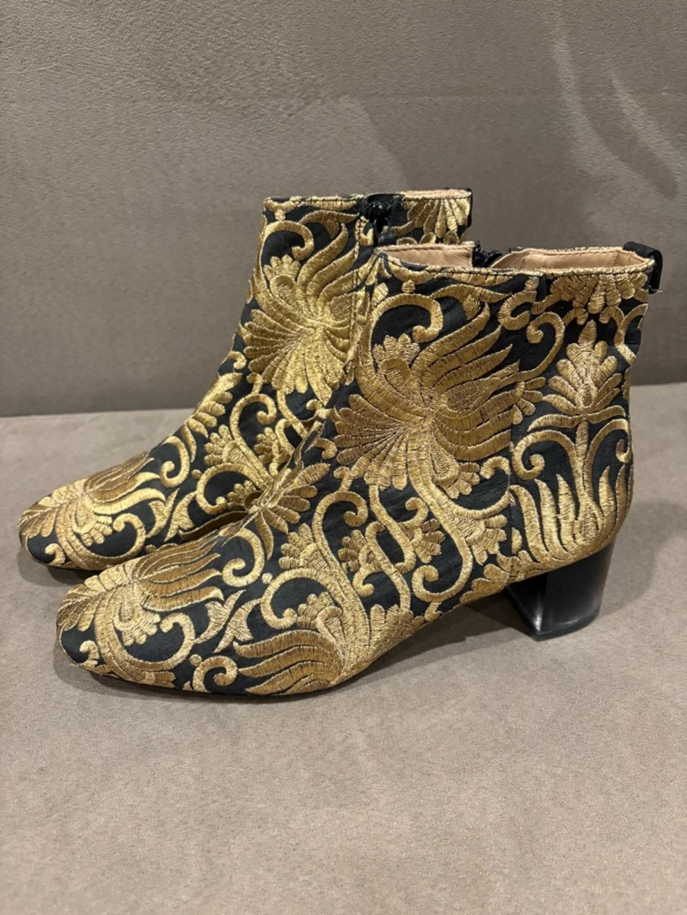 Tory Burch Carlotta Embroidered Ankle Bootie Black Gold‎ Size 8
